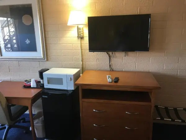 Westerner Motel 8